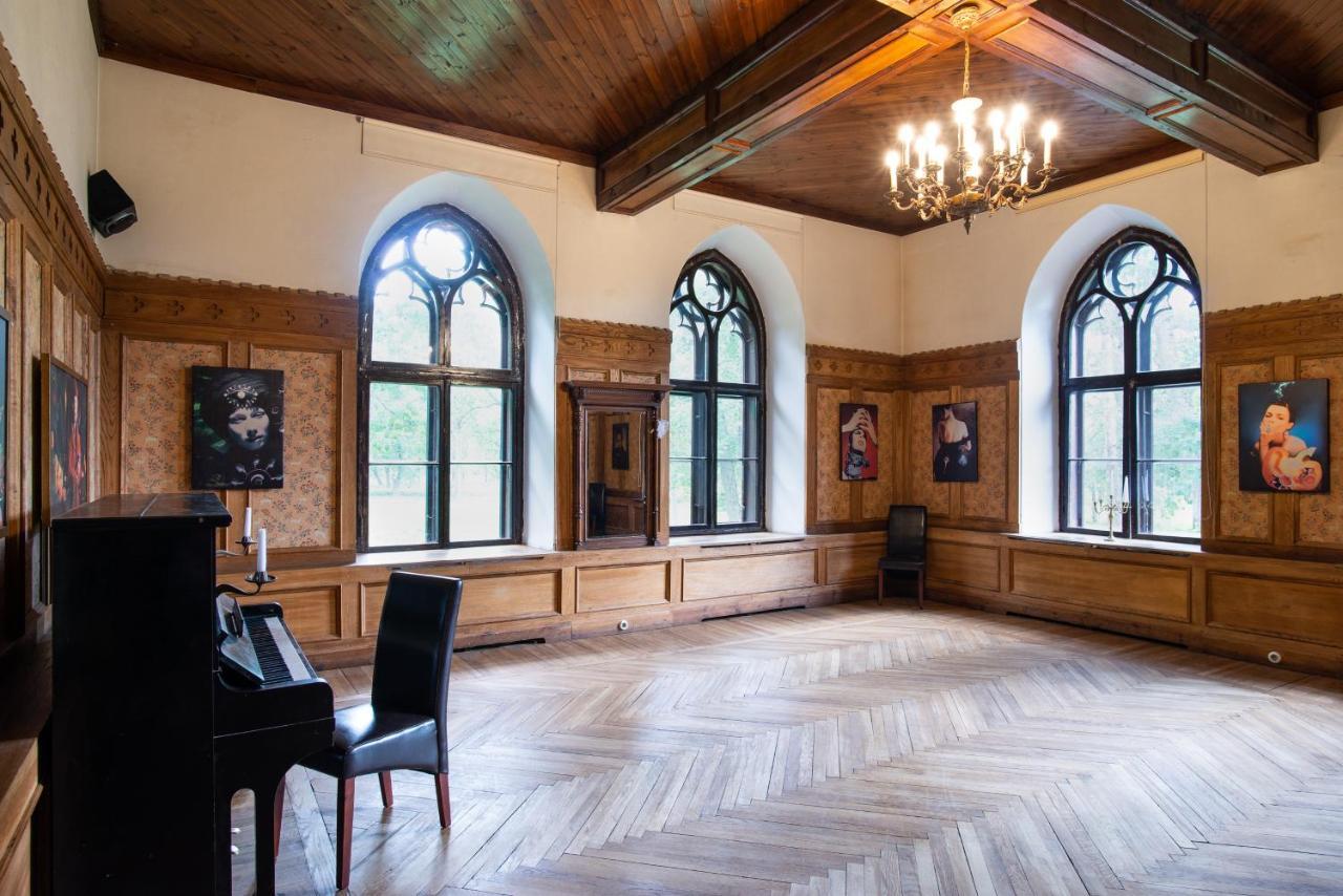Laitse Castle Hotel Екстериор снимка