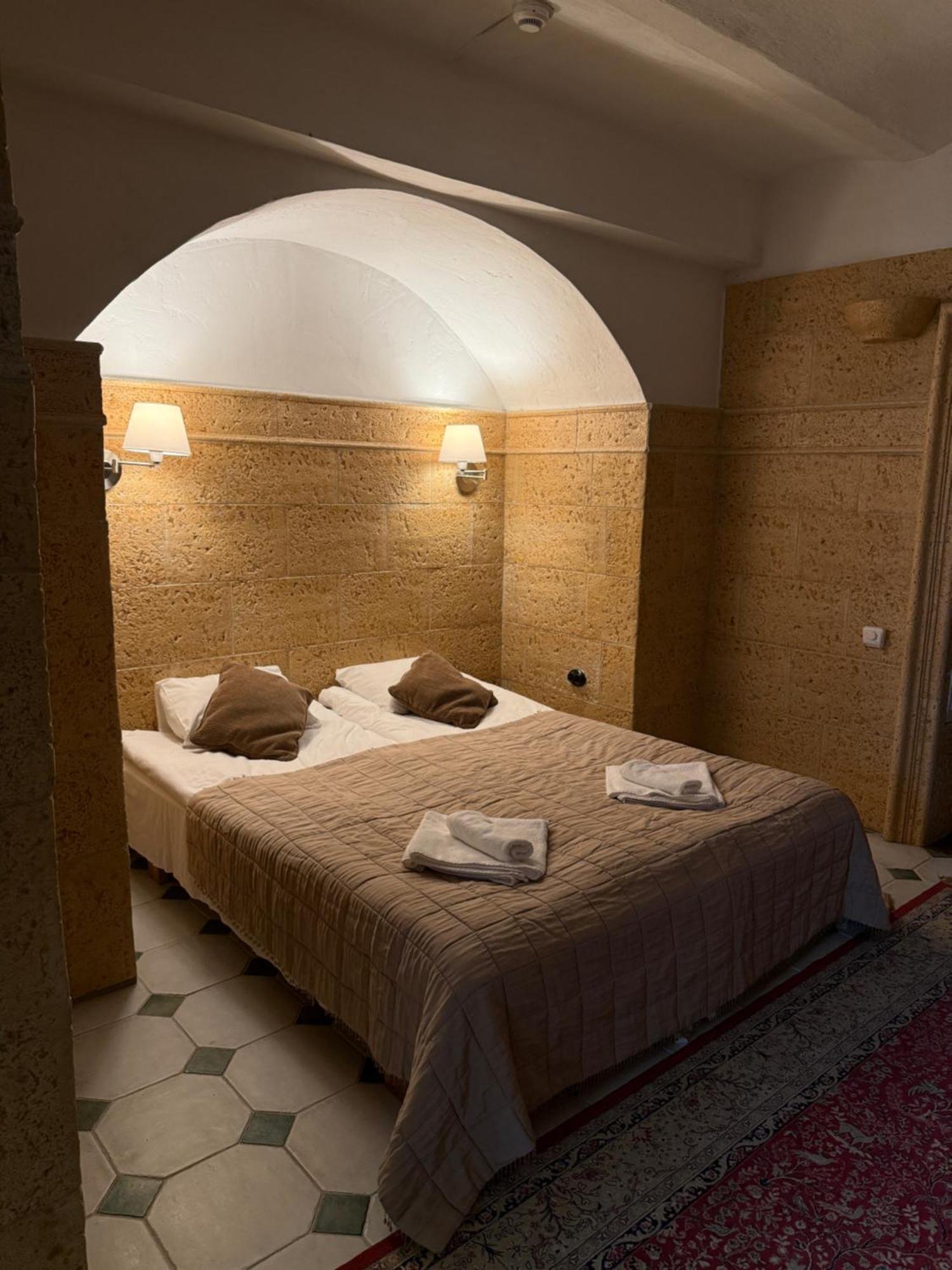 Laitse Castle Hotel Екстериор снимка